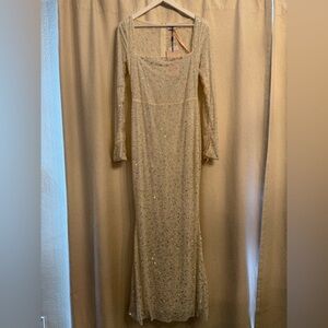 Oh Polly Cassiopeia Embellished Long-Sleeve Fishtail Maxi Dress in White